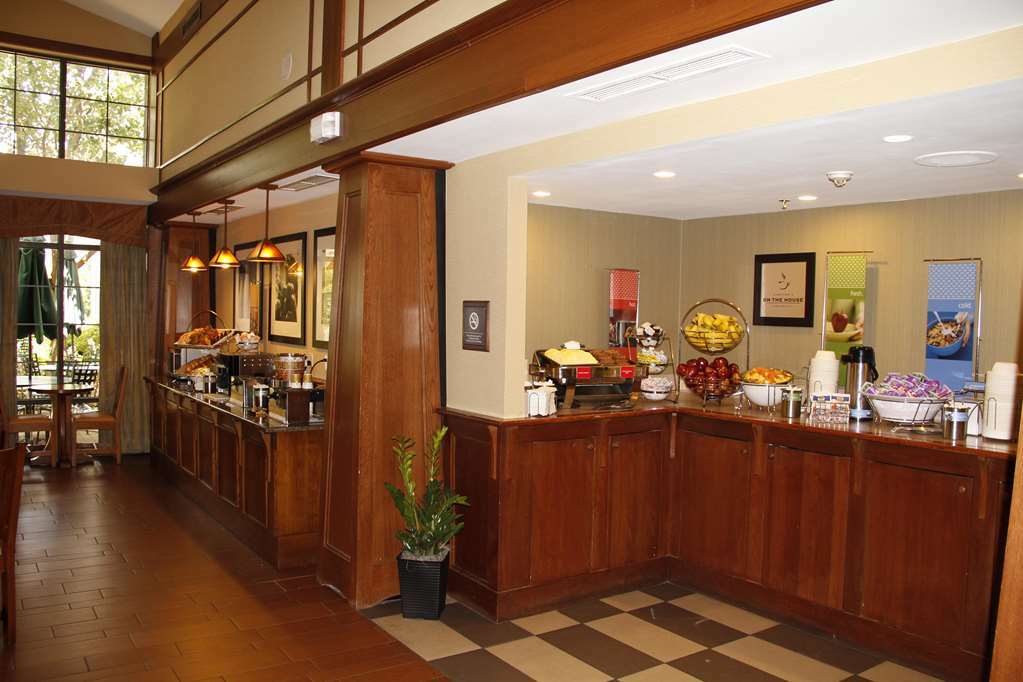 Hampton Inn & Suites Rochester/Victor Restaurant photo